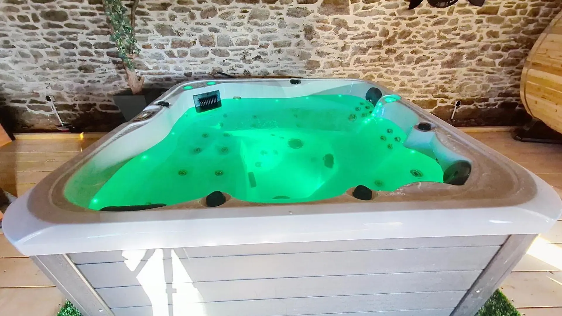 Hébergement de vacances Bergerie Renovee, Spa - Sauna , Proche Des Lacs, Sentiers Pedestres Comps-la-Grand-Ville